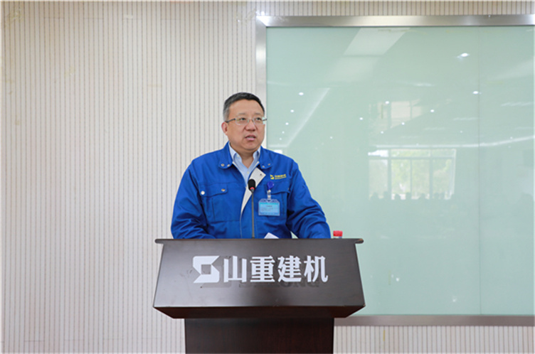 青春心向黨 奮斗新征程 山重建機(jī)召開“五一、五四”表彰大會(huì)